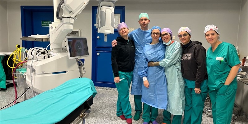 il dott. Barca con l'equipe di sala operatoria