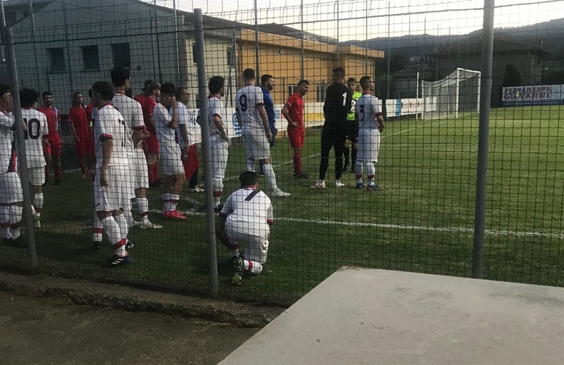 Le squadre in ingresso in campo