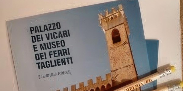 Un taglio di un volantino presentativo del museo