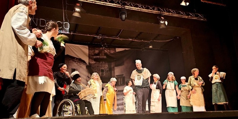 Secondo Sold out per “Oh che bel castello” AL Giotto di Vicchio: tutti i colori di I.N.D.A.C.O per uno spettacolo eccezionale!