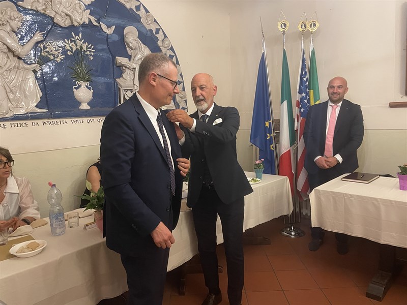 Lo scambio delle spille