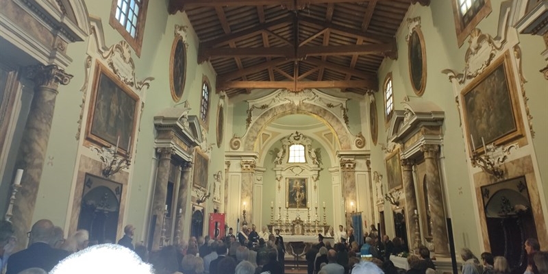 Interno della Badia durante la cerimonia 