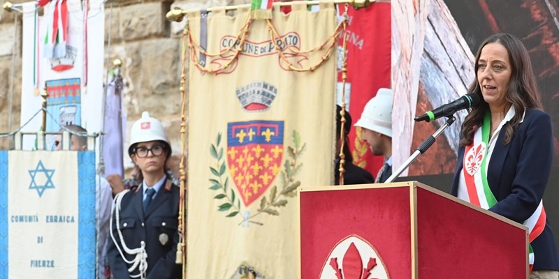 La Sindaca Funaro in piazza della Signoria