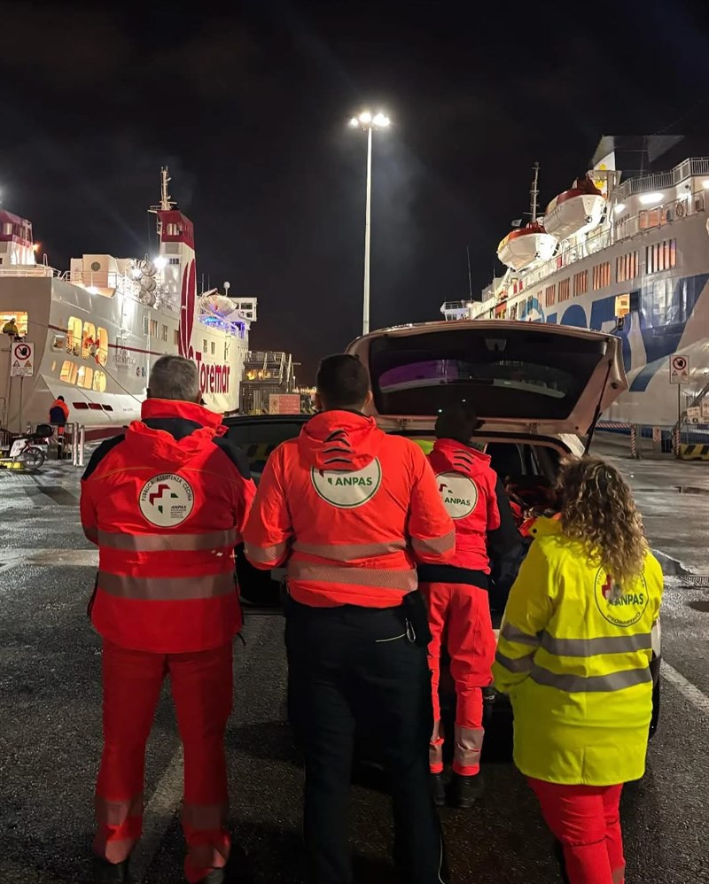 I soccorsi partono per l'Elba