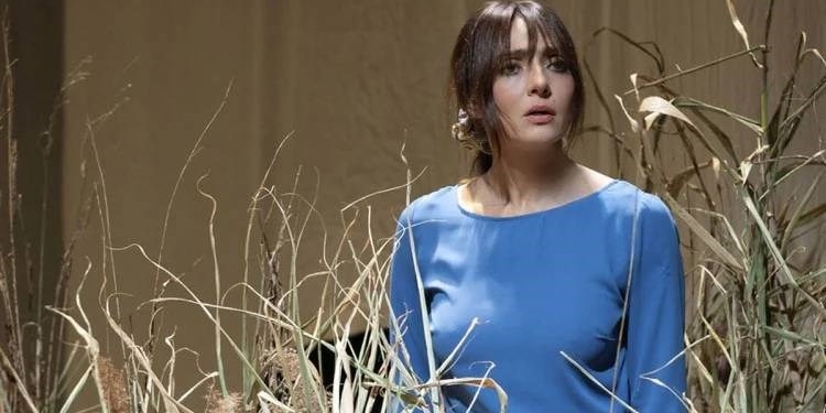 Ambra Angiolini in Oliva Denaro