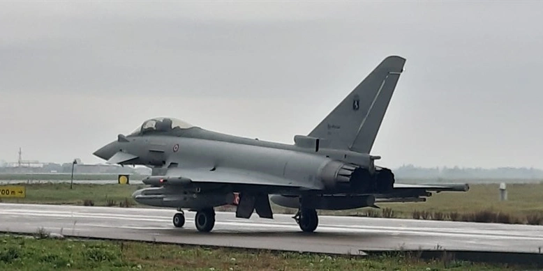 Oggi 2 caccia Eurofighter del - Aeronautica Militare