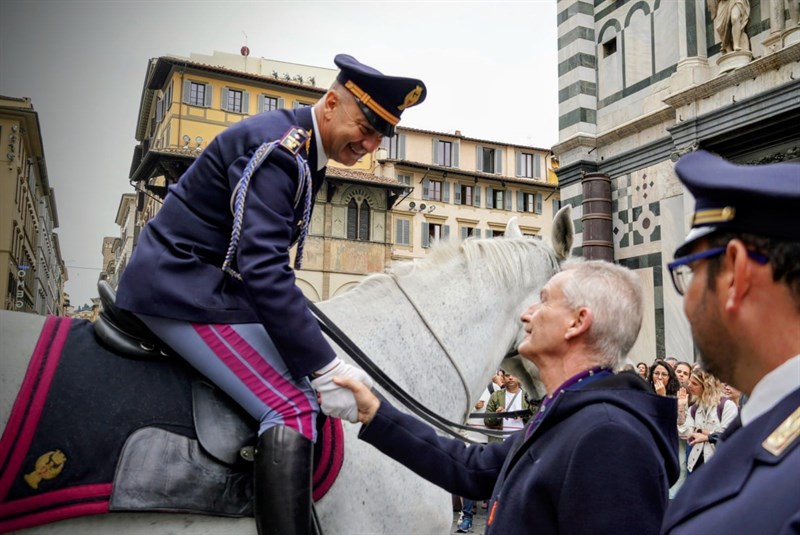 Bellissima cavalcata per Firenze