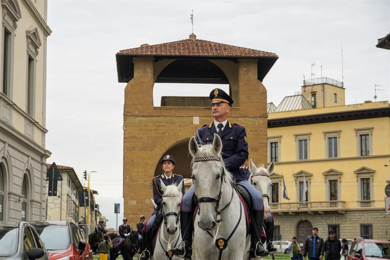 Bellissima cavalcata per Firenze