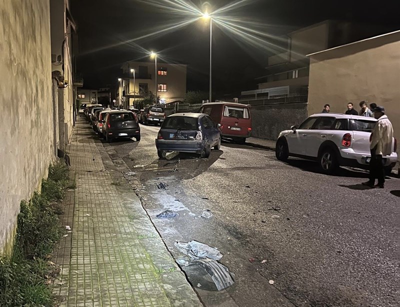 l'auto clio distrutta