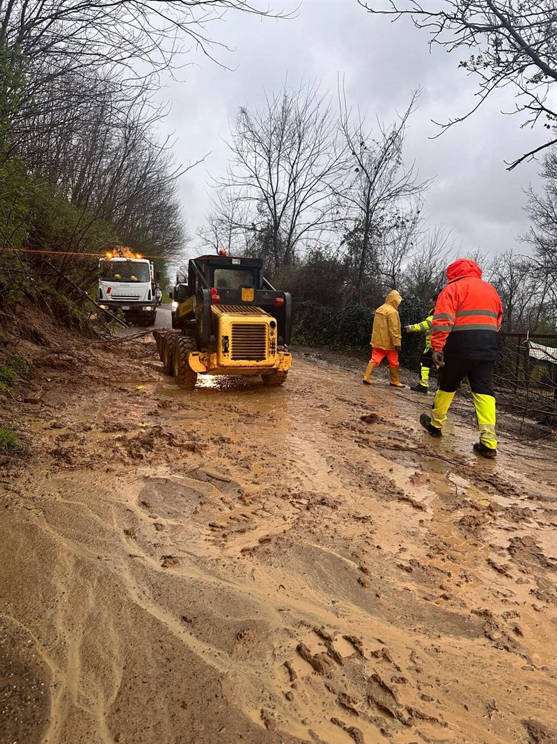 Alluvione Valdisieve 2025, volontari in azione nei Comuni colpiti dal maltempo
