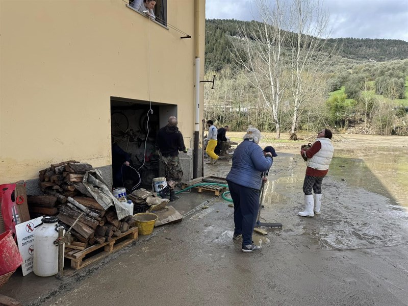 Alluvione Valdisieve 2025, volontari in azione nei Comuni colpiti dal maltempo