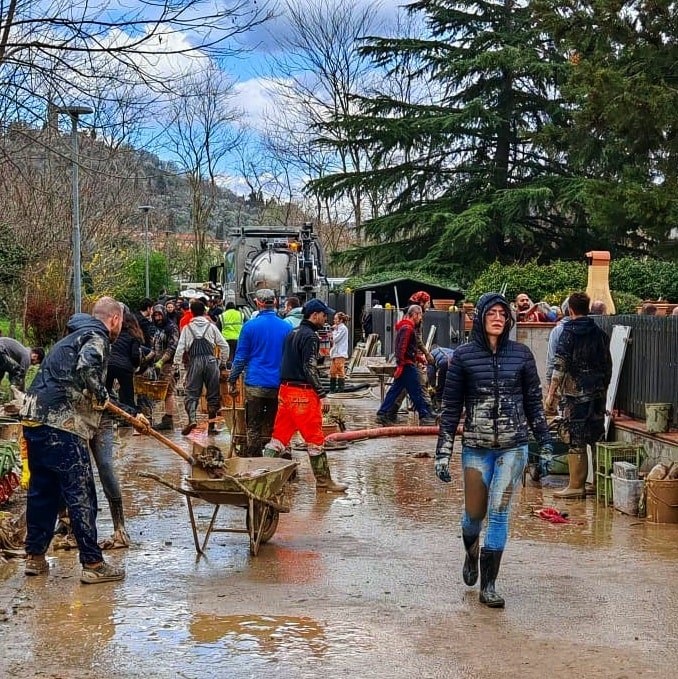 Alluvione Valdisieve 2025, volontari in azione nei Comuni colpiti dal maltempo