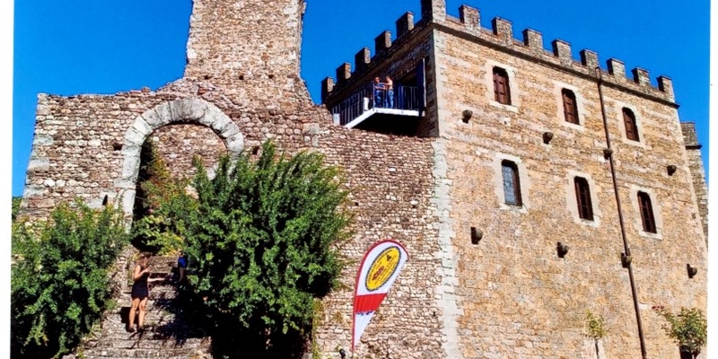 Il Castellotto di Villanova sul Passo di Montecarelli 