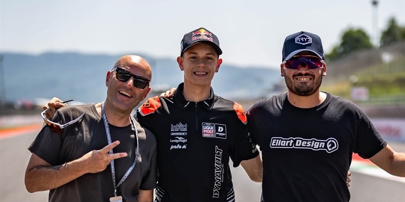 Guido Pini con i suoi tecnici