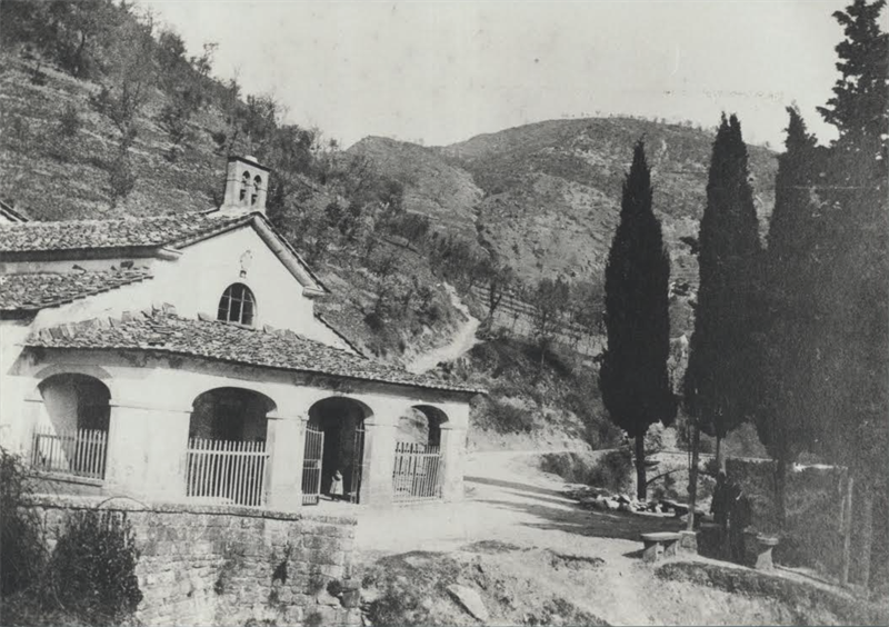 una immagine d’inizio ‘900 del Santuario della
Madonna di Meleto di Villore, (Foto Avv. G. Ungania) quando ancora c’era il porticato sul davanti.