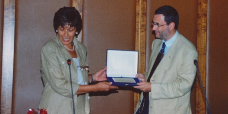 Scambio di doni fra l’assessore dott.ssa Patrizia Gherardi e il sindaco di Gorizia dott. Claudio Cressati