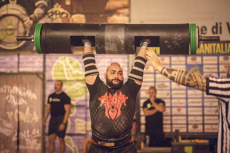 Emanuele Condoleo al Log Lift da 140kg