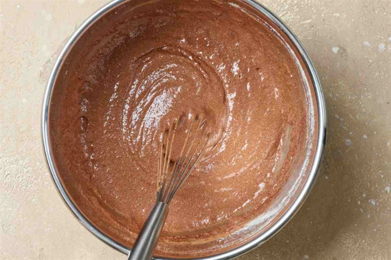cacao in polvere, mescolato fino a ottenere una crema liscia e scura - okmugello.it