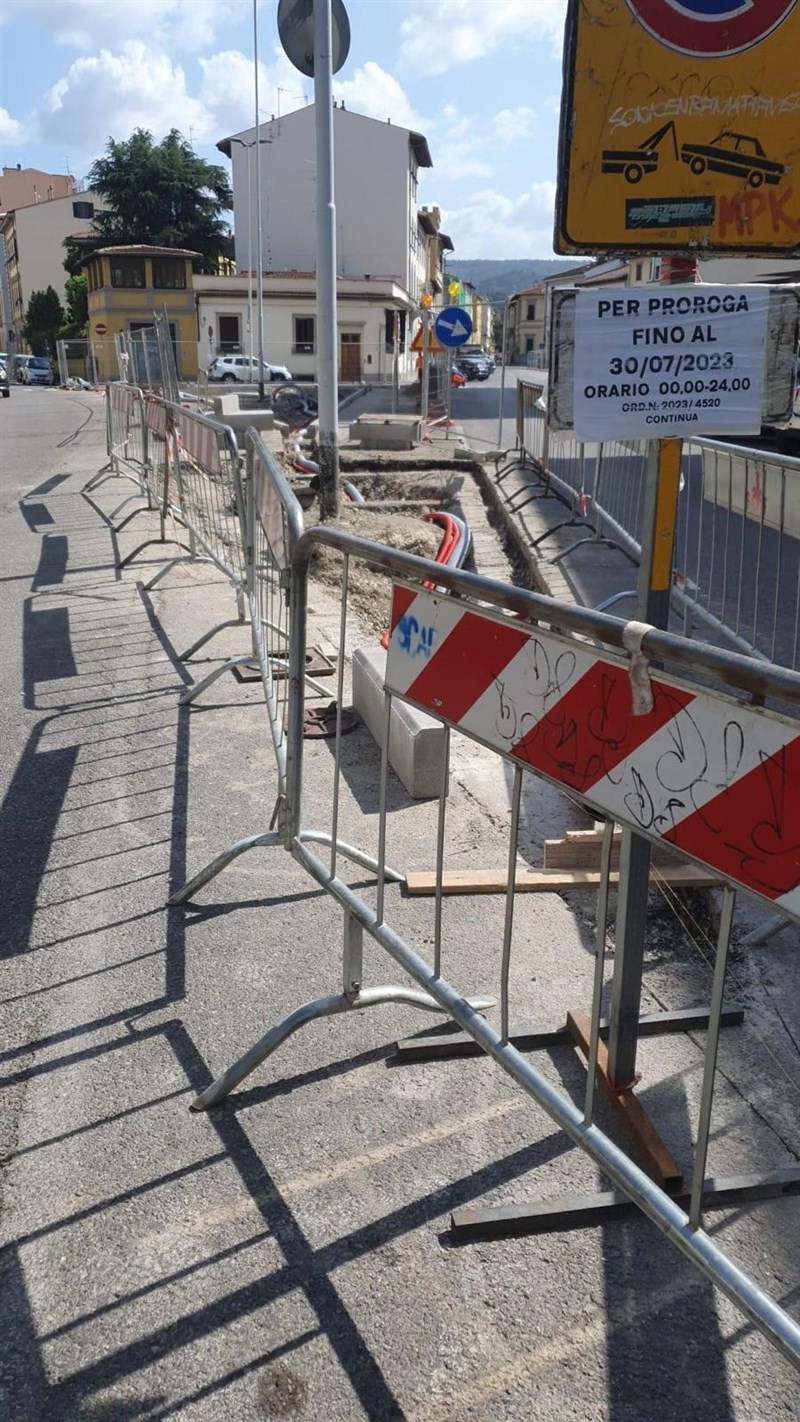 Alberi invece di posti auto