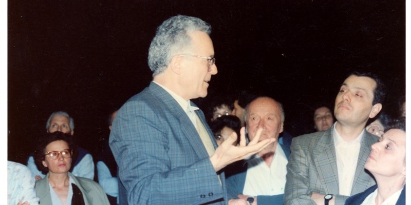 Anno 1991. San Giovanni Maggiore. Una conferenza  all’aperto del Prof. Raffaele Barletti