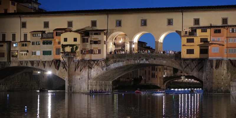 Passaggio sotto Ponte Vecchio