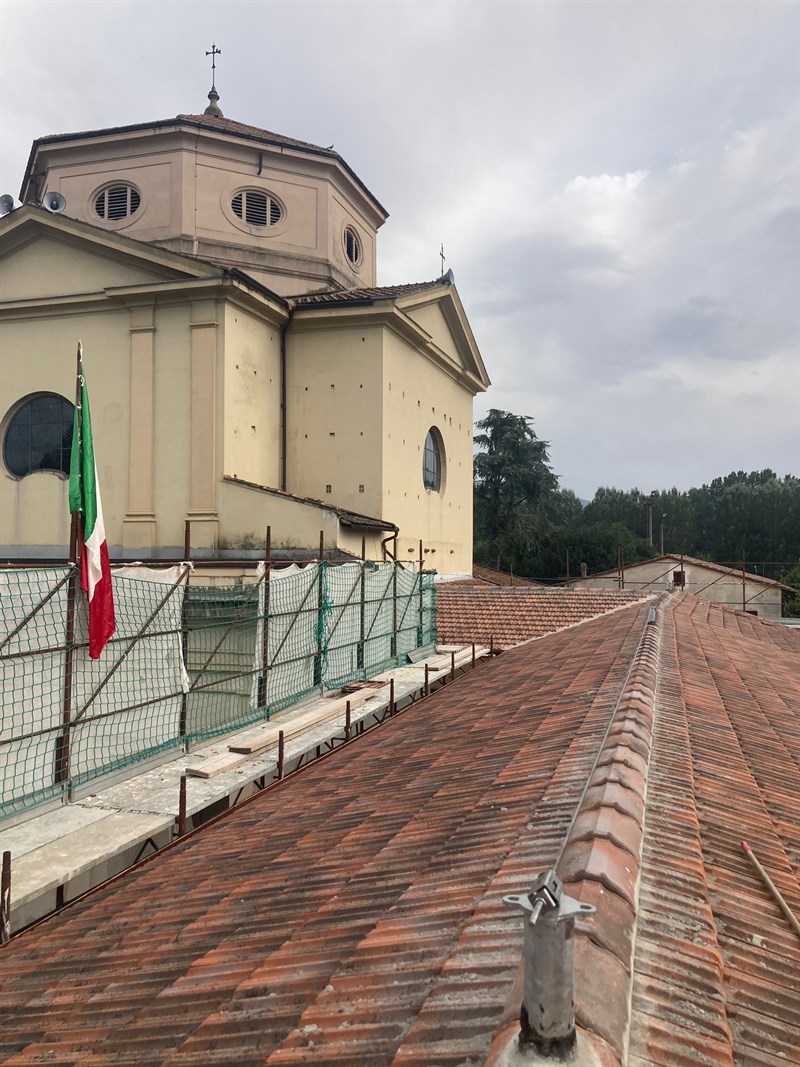 I lavori di ristrutturazione del tetto del teatrino del Centro Giovanile del Mugello