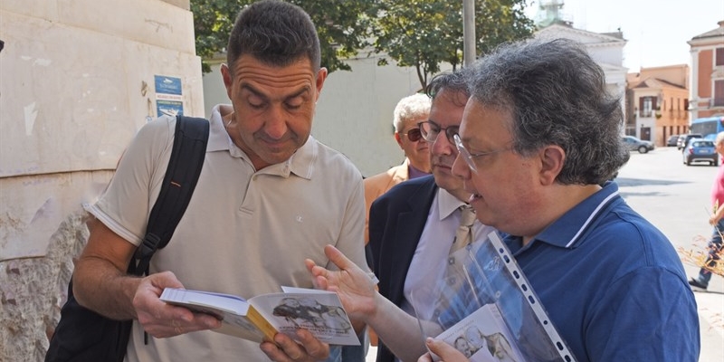 A Foggia un incontro storico: l'architetto Zingarelli svela a Vannacci il vero progettista dell’ospedale di Padre Pio