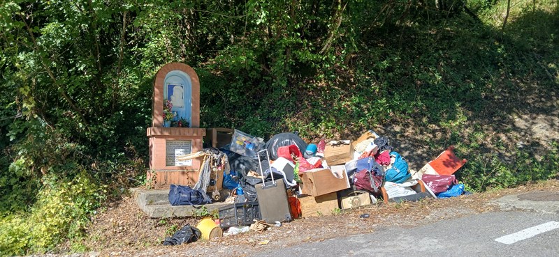 I Rifiuti abbandonati (Salaiole)