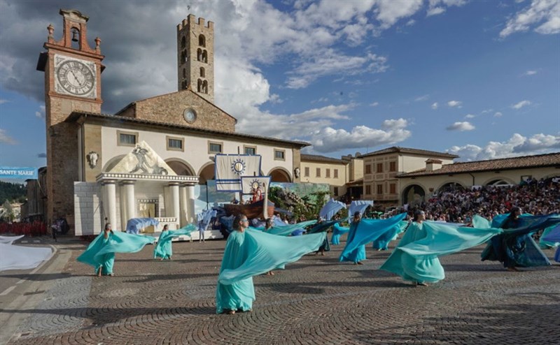 Lo spettacolo dei rioni