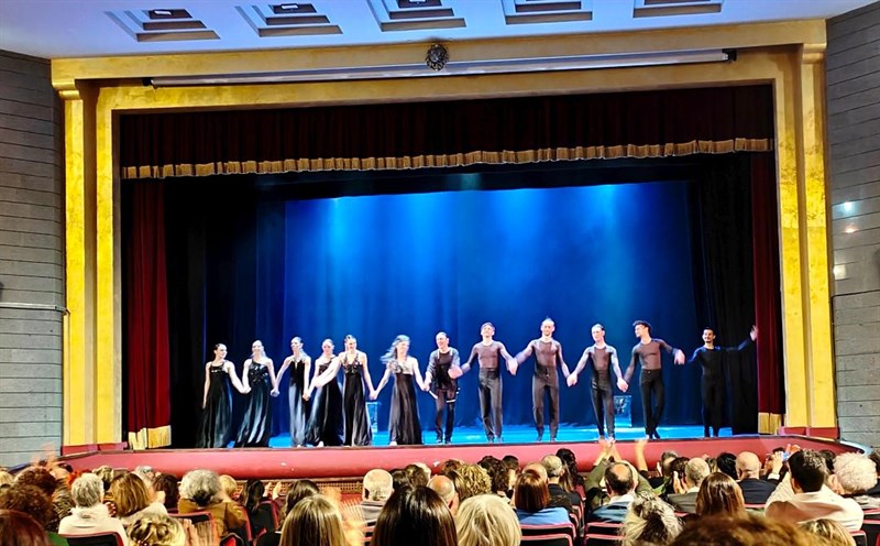 Grandioso successo della  Lyric Dance Company al Corsini di Barberino: strepitoso "Love is a losing game" con la musica di Amy Winehouse