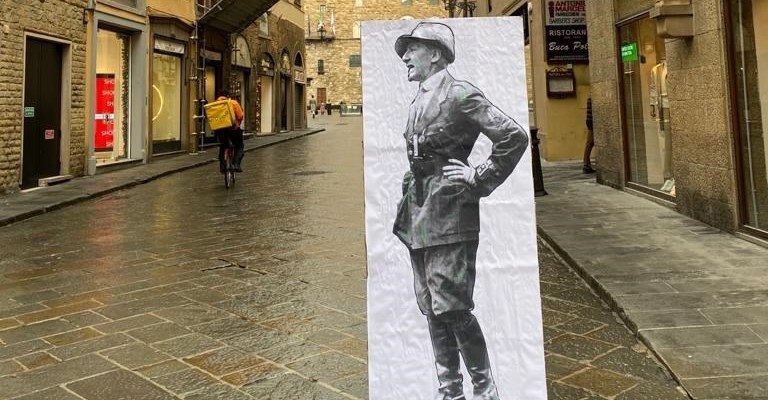 D'Annunzio davanti a Piazza della Signoria