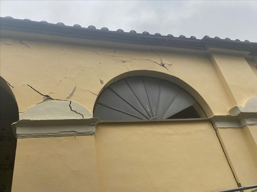 Foto denuncia del Cimitero comunale in Via Reni a Pontassieve