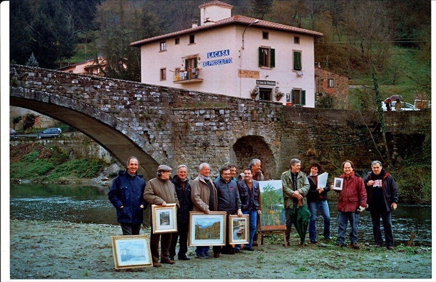 L’immancabile giornata artistica sulla battigia della Sieve a Ponteavicchio.