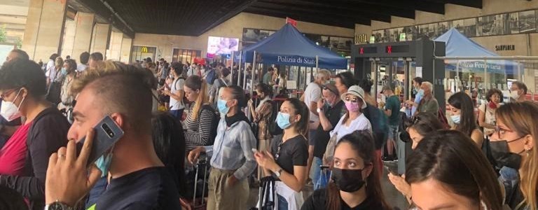 Il caos alla stazione di Firenze