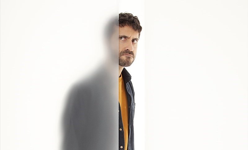 Edoardo Ferrario torna in scena con "il dittatore sanitario".