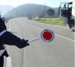 Controlli dei vigili: Istruttore di guida senza cinture