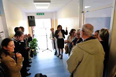 Festa e Coro dei Bambini. Borgo inaugura la nuova Oncologia. E Bruna sorride ancora....