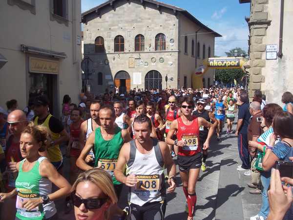 La Maratona del Mugello dominata dagli atleti marocchini. Foto...