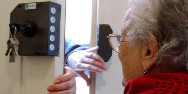 Truffa anziani - Immagine di repertorio