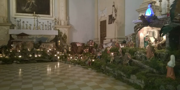 La Chiesa del Suffragio e il suo presepe. Storia marradese