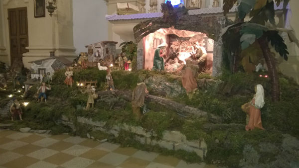 La Chiesa del Suffragio e il suo presepe. Storia marradese