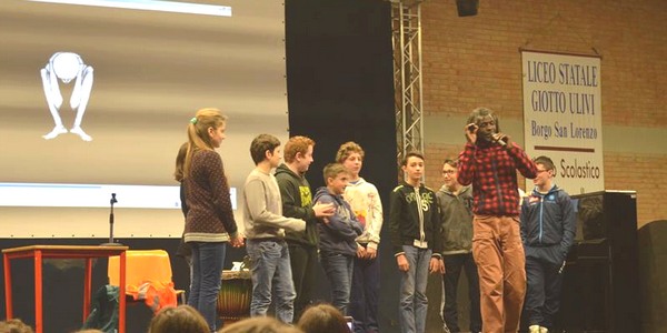 Mohamed Ba . Lo spettacolo (e l'integrazione) a scuola, visti da Anpi