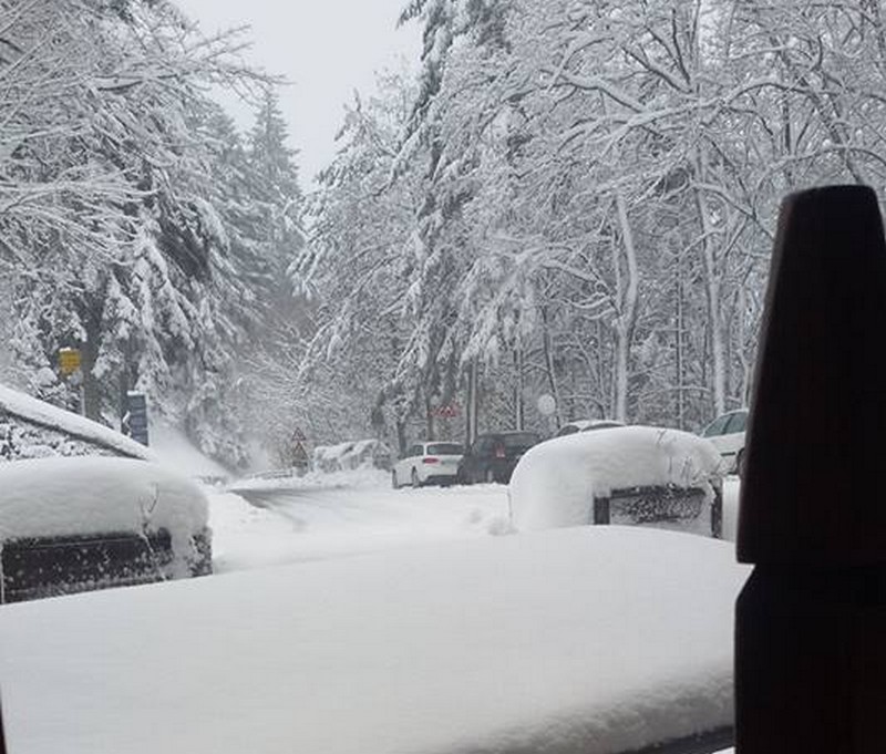 Meteo. Imbiancati Olmo e Pratolino, ancora chiusa la strada per Palazzuolo