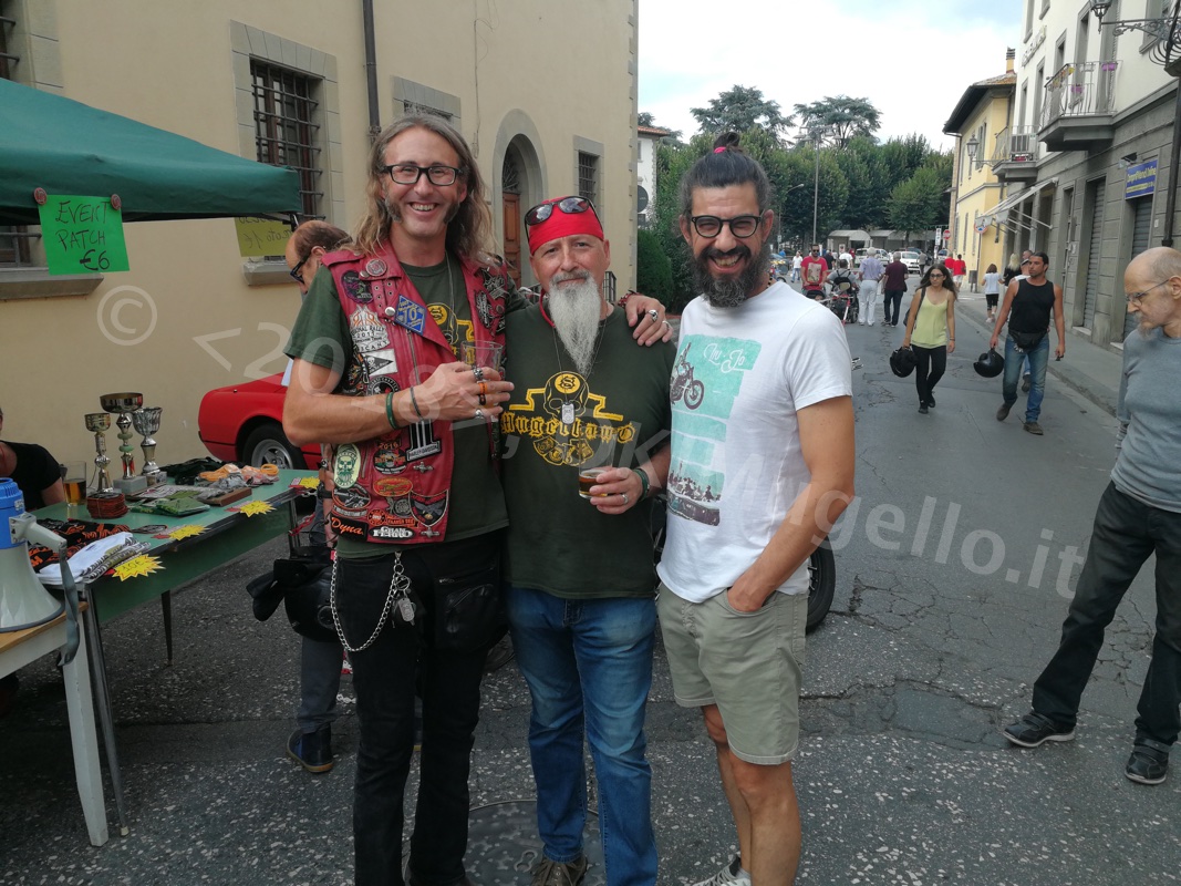 Tante Harley Davidson a Borgo per beneficenza