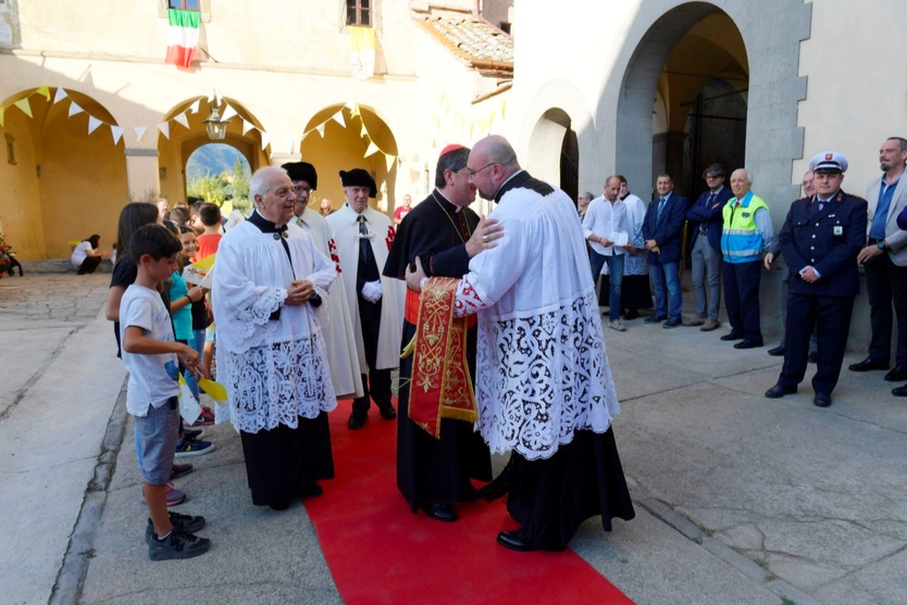 Investitura a Luco di Mugello del nuovo parroco Don Comini. Il resoconto di un fedele