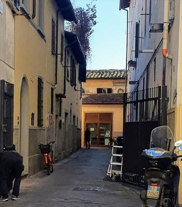 Via dell'Ortone con la cancellata apparsa all'improvviso