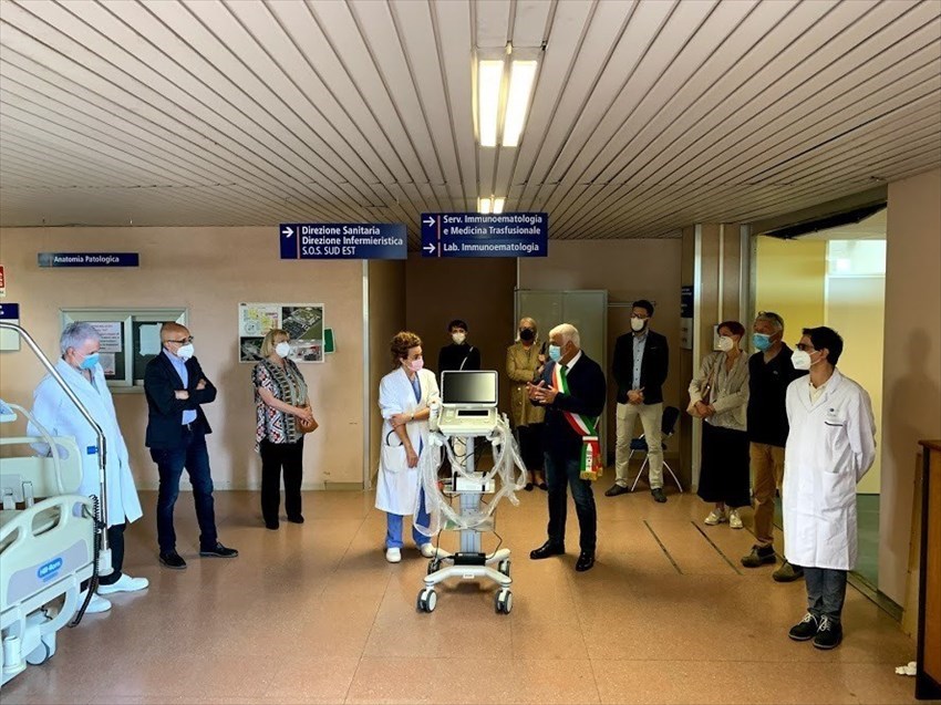 Consegna dell'ecografo del Comune di Rignano all'OSMA