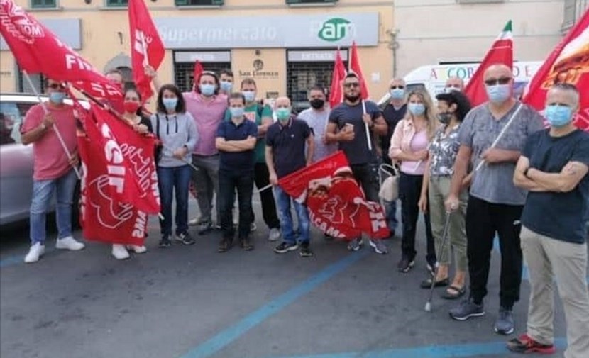 IL presidio di stamani davanti alla San Lorenzo Pam